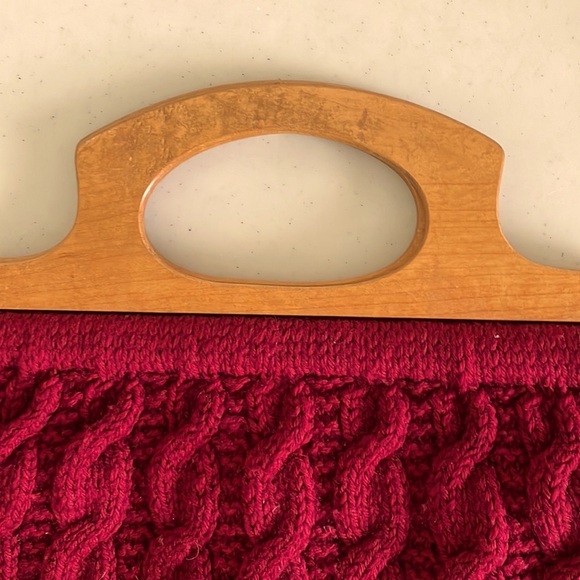 Knitted Handbag With Wooden Handle - Picture 3 of 11